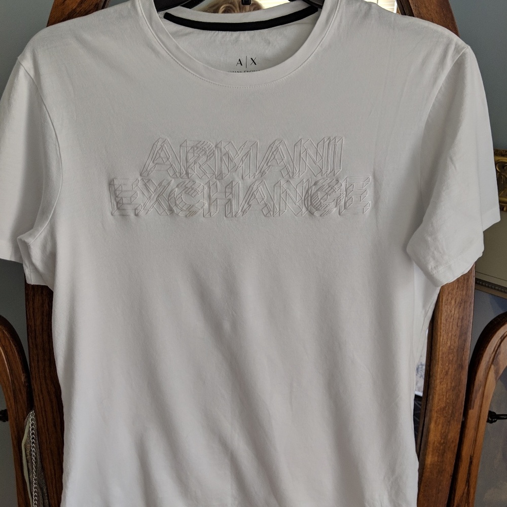 Cute Armani exchange t-shirt.